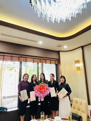 KHÁCH HÀNG CỦA PHÙ ĐỔNG 