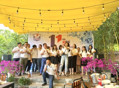 TỔ CHỨC LIÊN HOAN, HỌP LỚP 