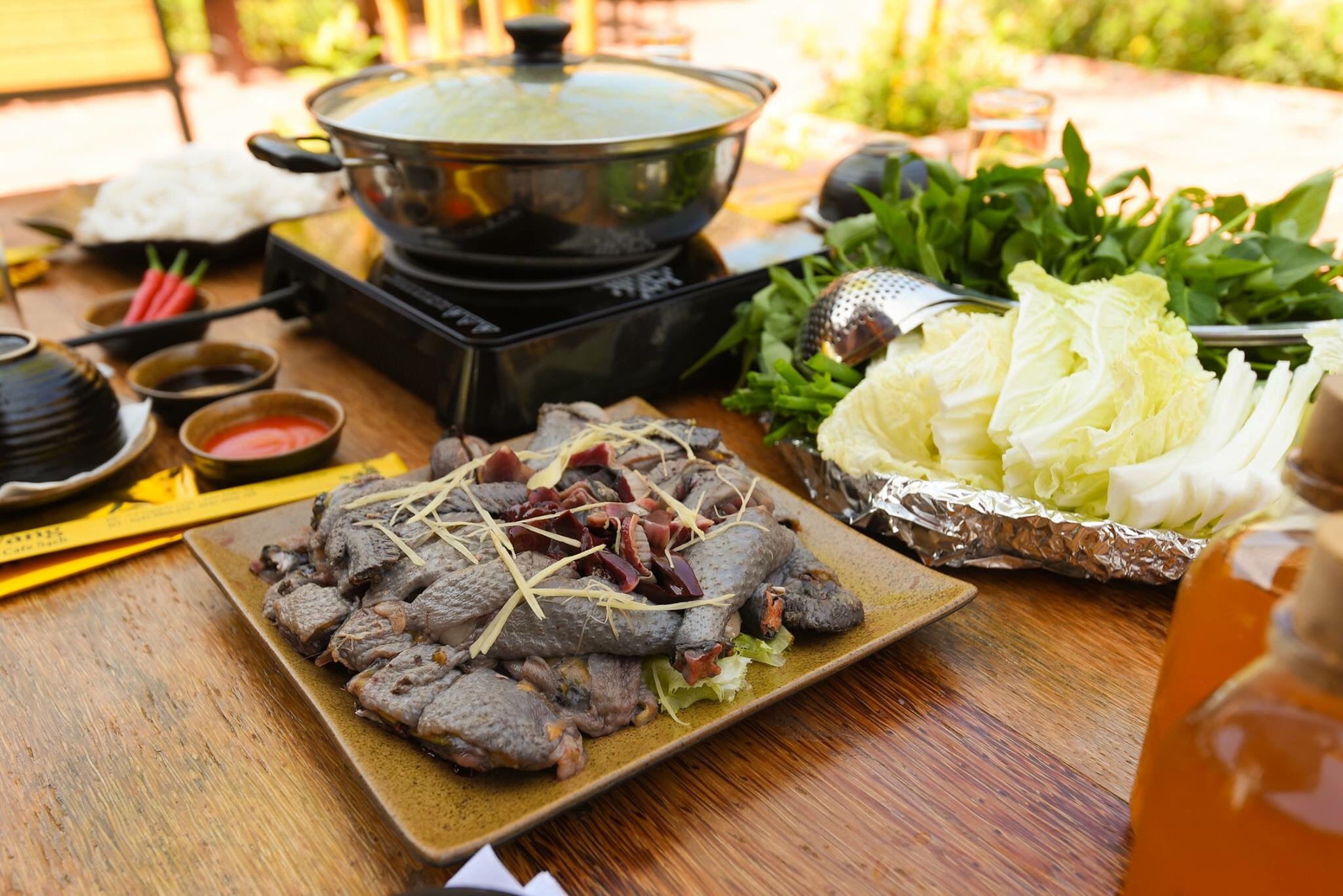 Lẩu gà đen Sóc Sơn